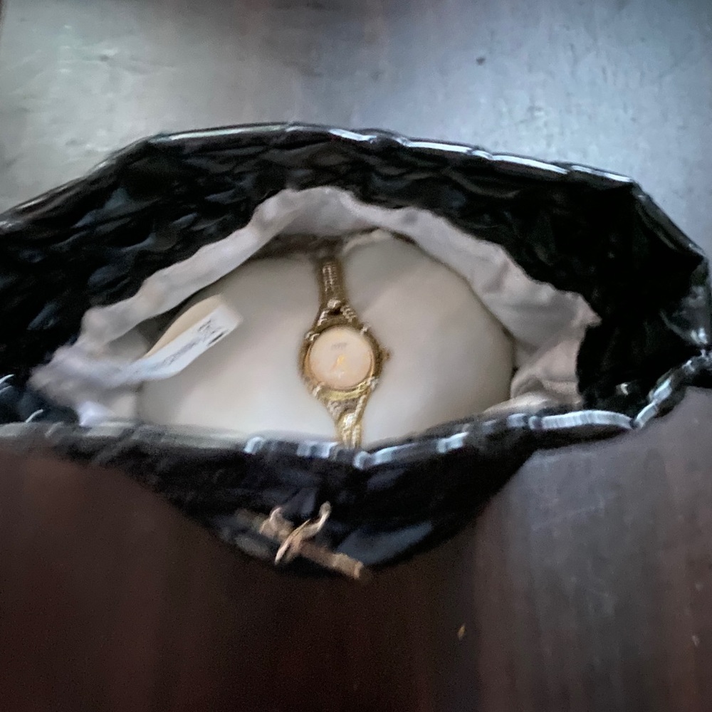Women watch Guess